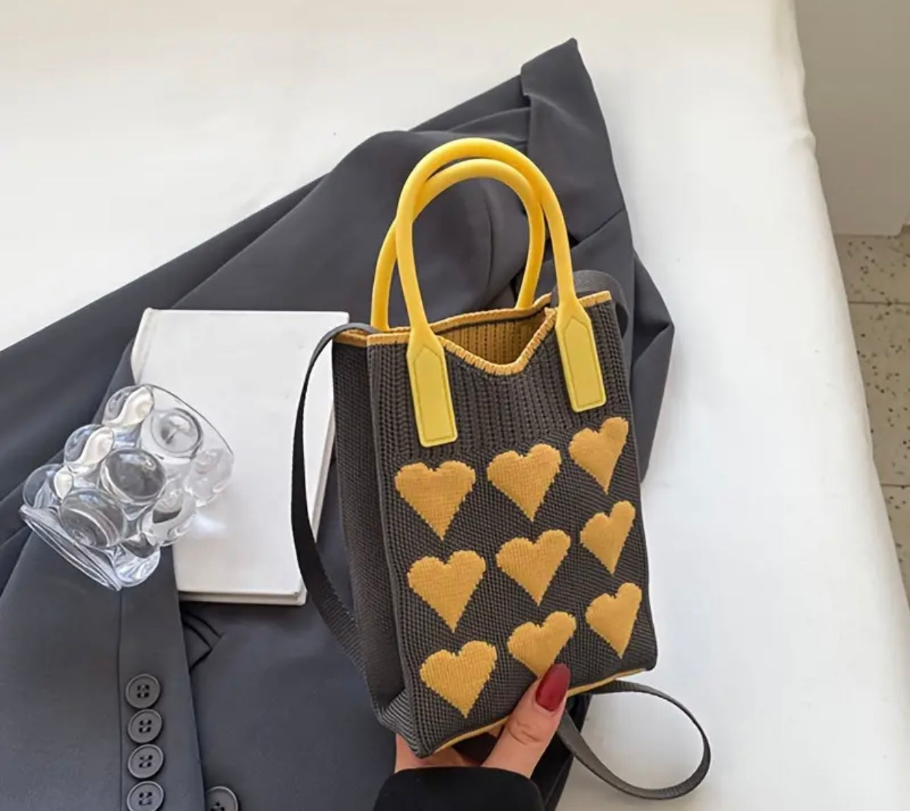 Bolsito con agarradera knit